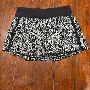 Lululemon Athletica White and Black Skater Skorts